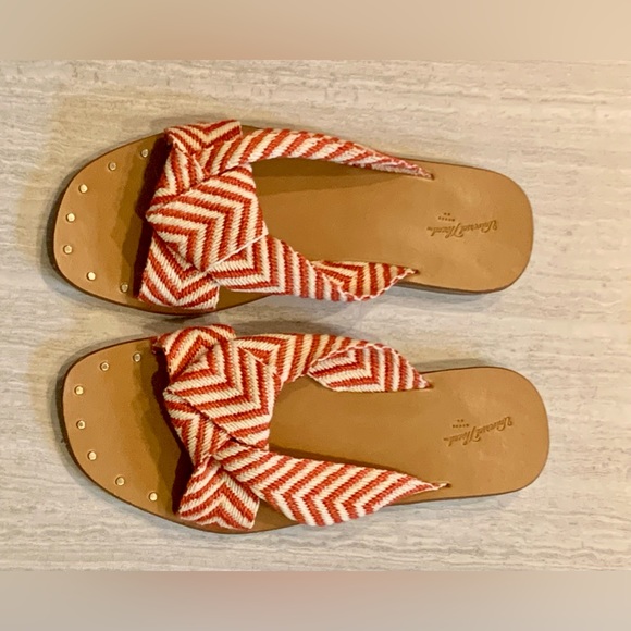 Universal Threads Boho Woven sandals Salmon Orange & White Slides Women’s 7.5 - Picture 2 of 6